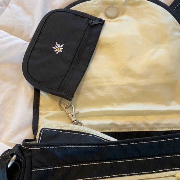 Sherpani Purse - Picture 5 of 10